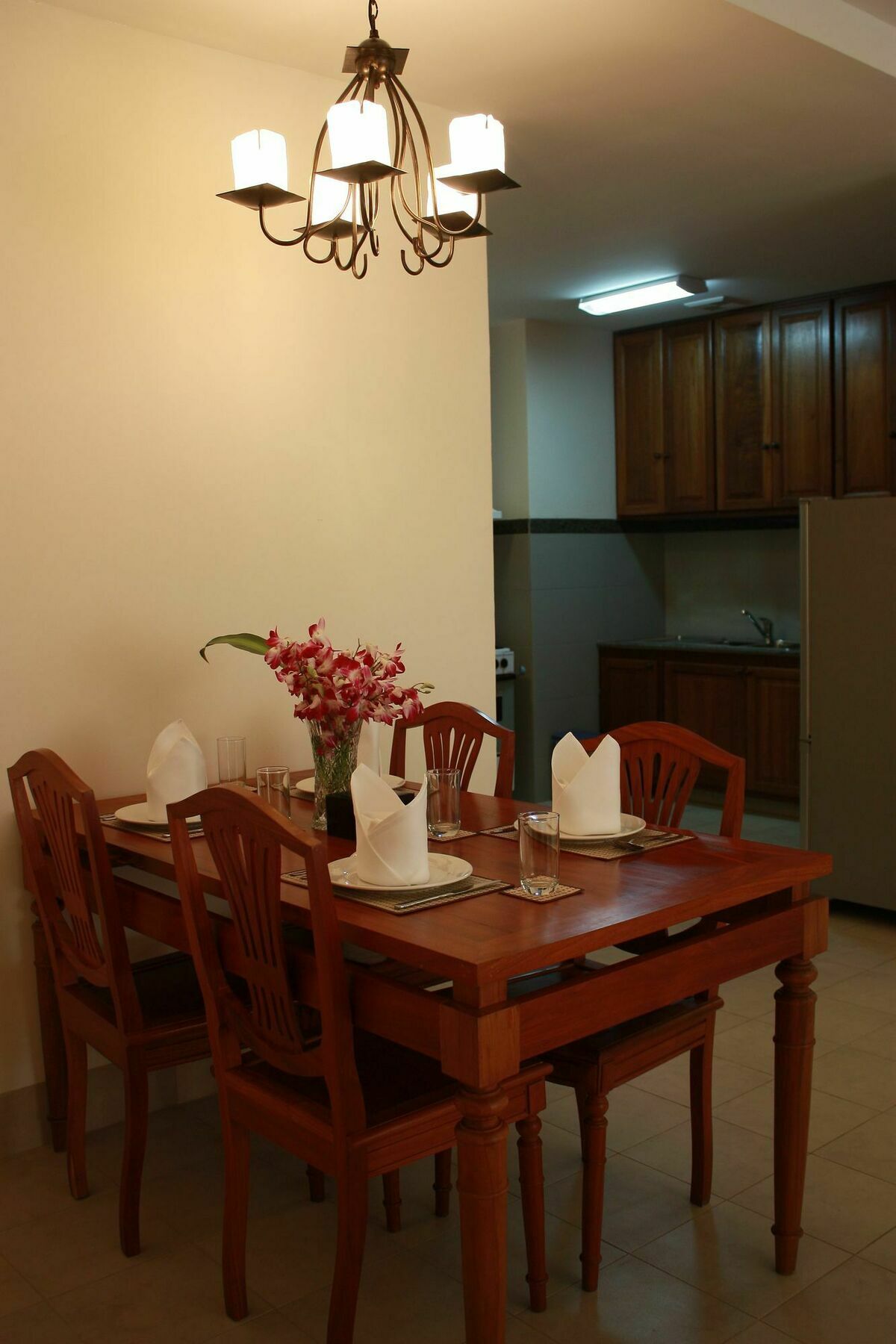 Lux Riverside Hotel & Apartment Phnom Penh Esterno foto